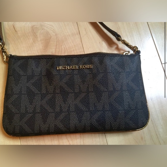 MICHAEL KORS || Authentic Crossbody Bag - Picture 2 of 4